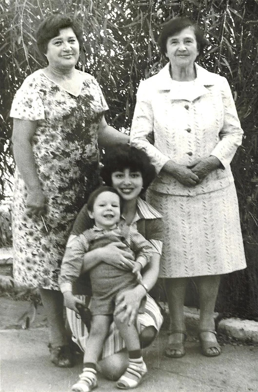 Stalin's Vera Vladimirovna and Elena Mikhailovna, Tatyana Kadochnikova and her son. Photo from T. Kadochnikova's family album