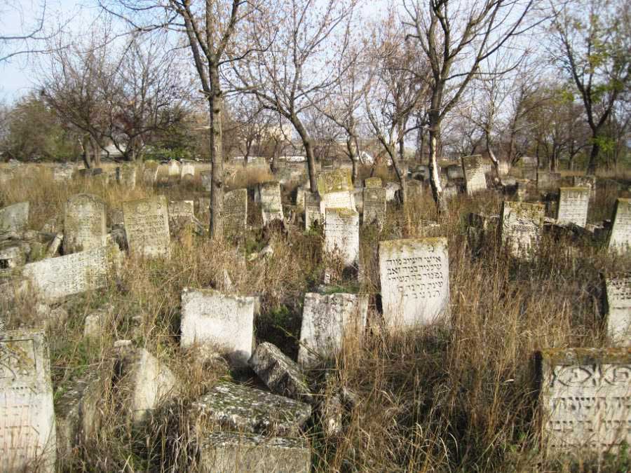 Jewish cemetery in Dubossary